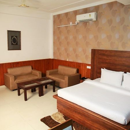 Red Apple Hotel Sangrur Eksteriør bilde